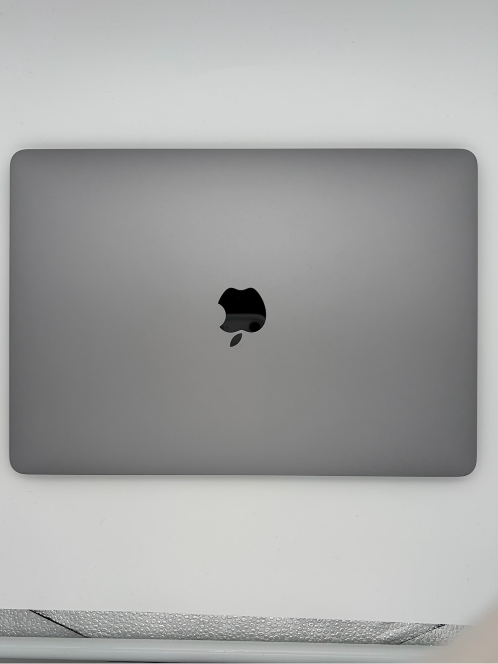 Apple MacBook Air 13.3'' (256GB SSD, Apple M1, 8GB RAM) Laptop - Space Gray
